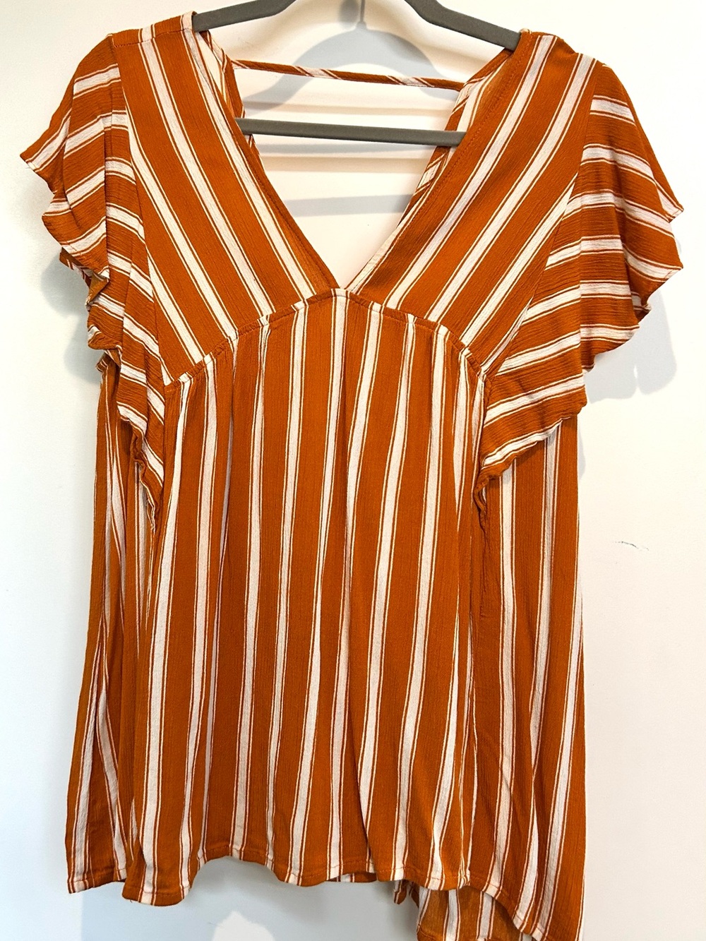 Doe & Rae Striped V-Neck Flutter Sleeve Top - Rust White